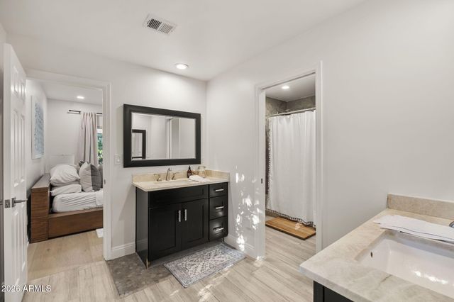 221 W MORTEN Avenue, Phoenix, AZ 85021