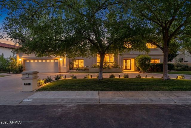 221 W MORTEN Avenue, Phoenix, AZ 85021