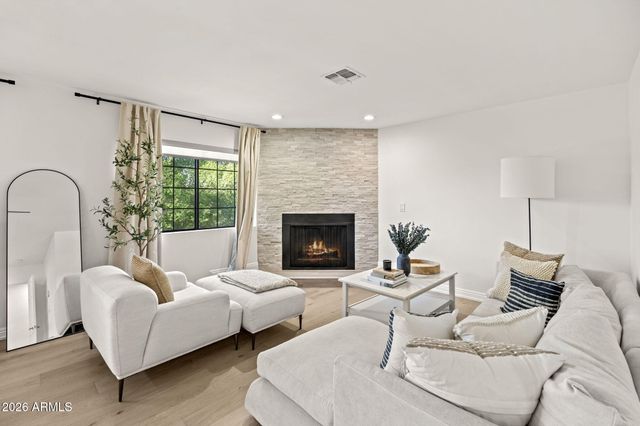 221 W MORTEN Avenue, Phoenix, AZ 85021