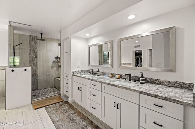 221 W MORTEN Avenue, Phoenix, AZ 85021