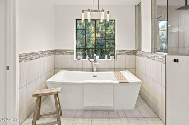 221 W MORTEN Avenue, Phoenix, AZ 85021