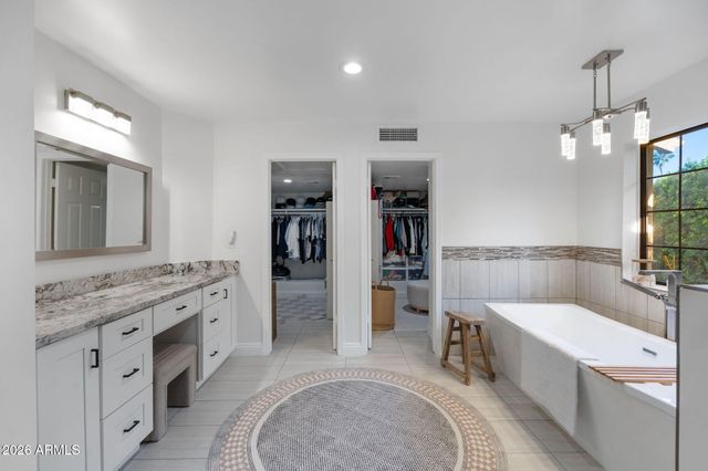 221 W MORTEN Avenue, Phoenix, AZ 85021