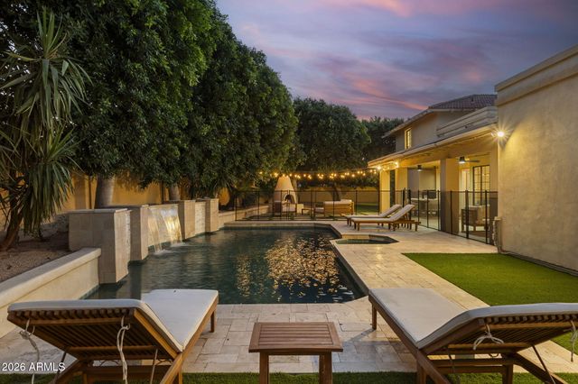 221 W MORTEN Avenue, Phoenix, AZ 85021