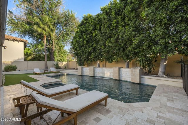 221 W MORTEN Avenue, Phoenix, AZ 85021