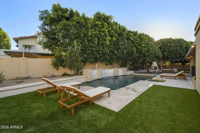 221 W MORTEN Avenue, Phoenix, AZ 85021