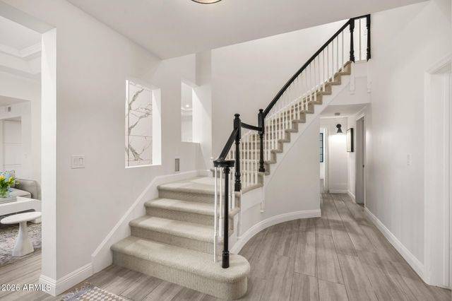 221 W MORTEN Avenue, Phoenix, AZ 85021