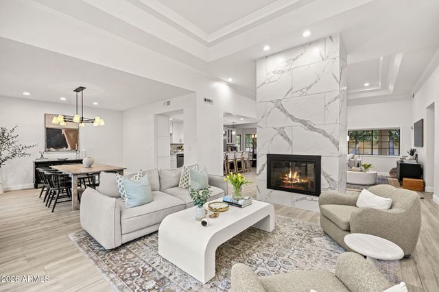 221 W MORTEN Avenue, Phoenix, AZ 85021