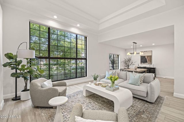 221 W MORTEN Avenue, Phoenix, AZ 85021