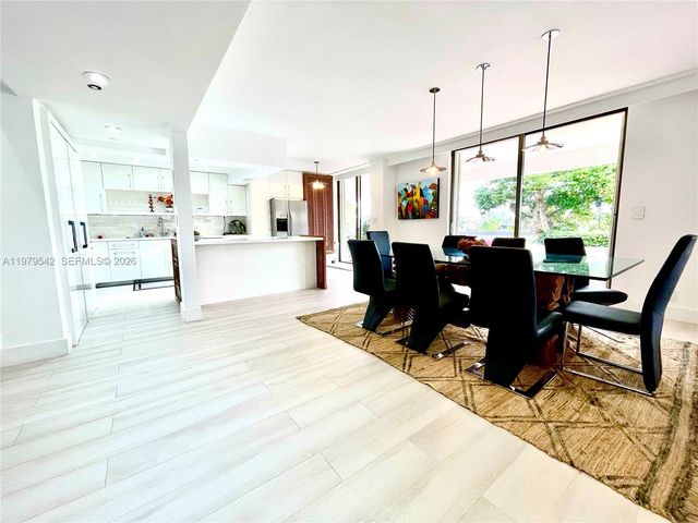 19707 Turnberry Way TH-5, Aventura, FL 33180