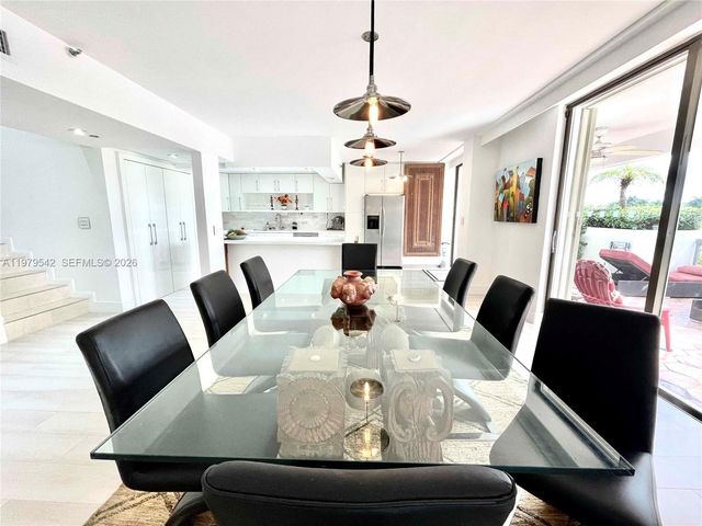 19707 Turnberry Way TH-5, Aventura, FL 33180