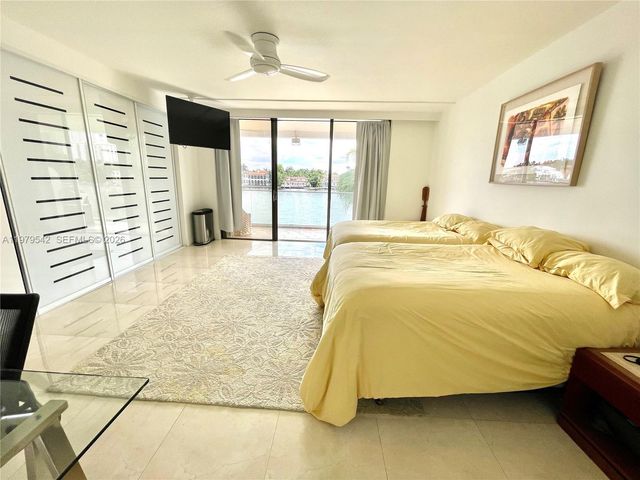 19707 Turnberry Way TH-5, Aventura, FL 33180