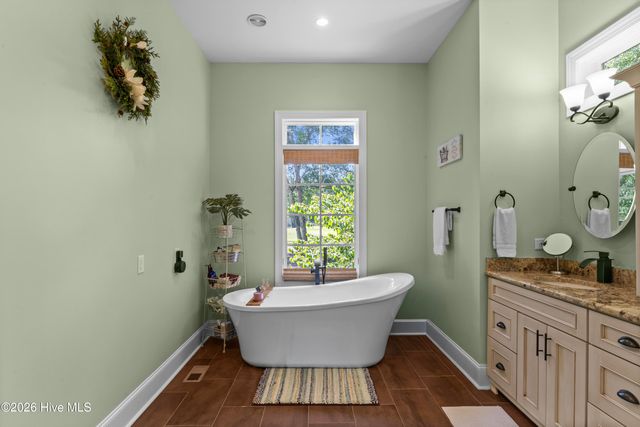 185 Red Berry Drive, Wallace, NC 28466