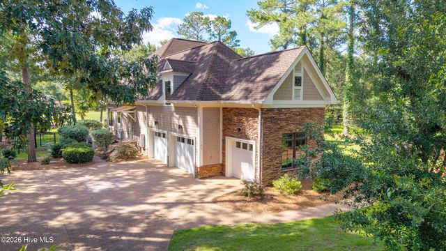 185 Red Berry Drive, Wallace, NC 28466