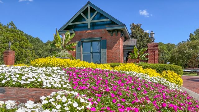 185 Red Berry Drive, Wallace, NC 28466