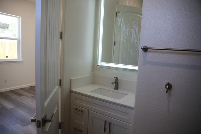 728 W Vassar, Fresno, CA 93705