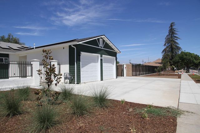 728 W Vassar, Fresno, CA 93705