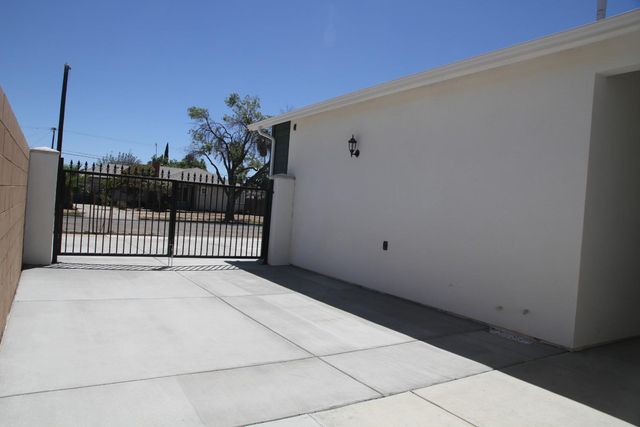 728 W Vassar, Fresno, CA 93705