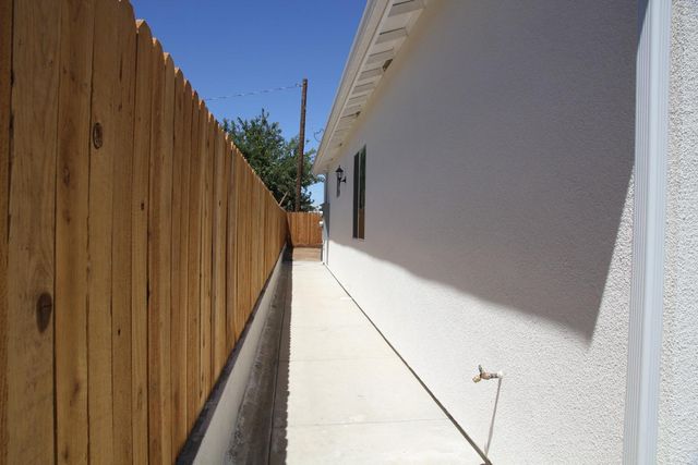 728 W Vassar, Fresno, CA 93705