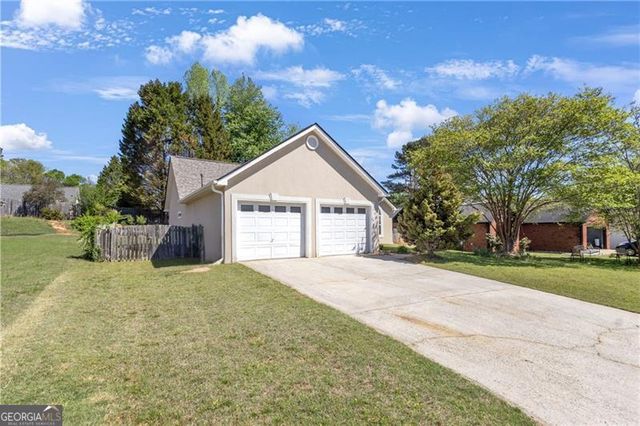 125 York Lane, Fayetteville, GA 30214