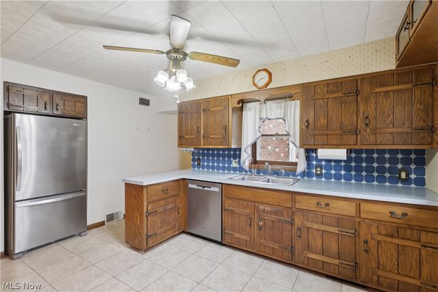 402 Yager Road, New Franklin, OH 44216