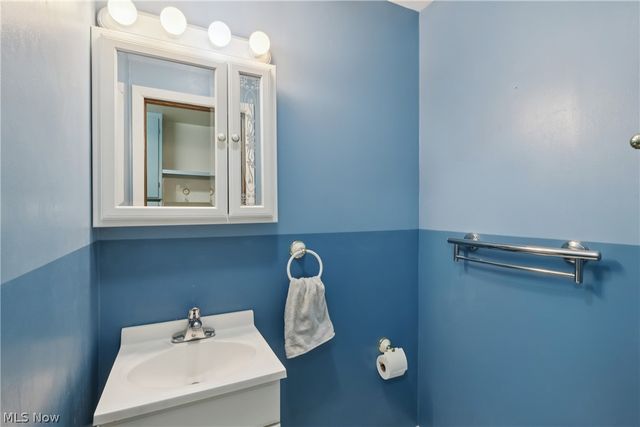 402 Yager Road, New Franklin, OH 44216