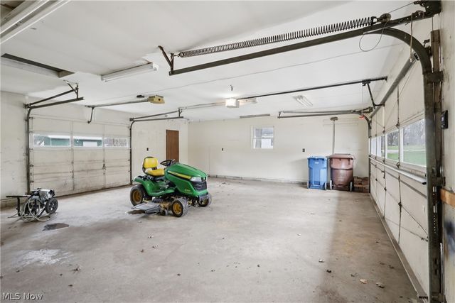 402 Yager Road, New Franklin, OH 44216