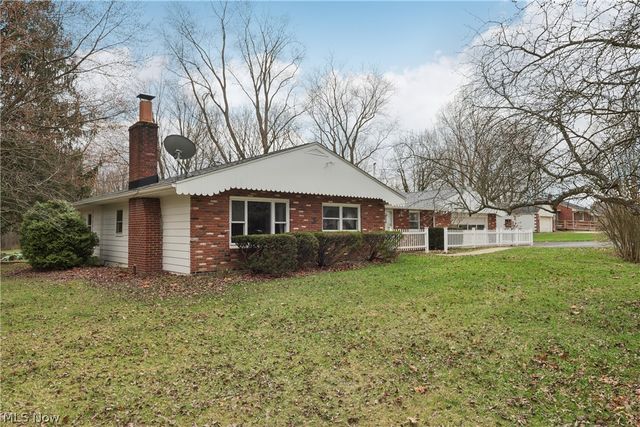 402 Yager Road, New Franklin, OH 44216