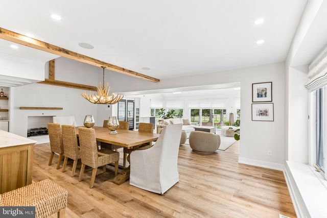 2 QUEENS LN, Pennington, NJ 08534