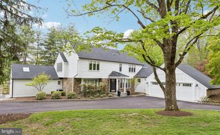 2 QUEENS LN, Pennington, NJ 08534