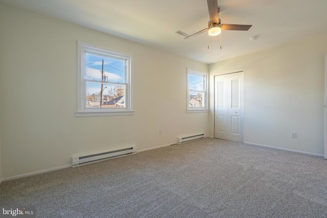 431 SEMINARY ST, Pennsburg, PA 18073