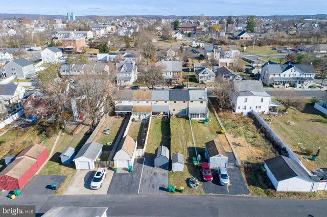 431 SEMINARY ST, Pennsburg, PA 18073