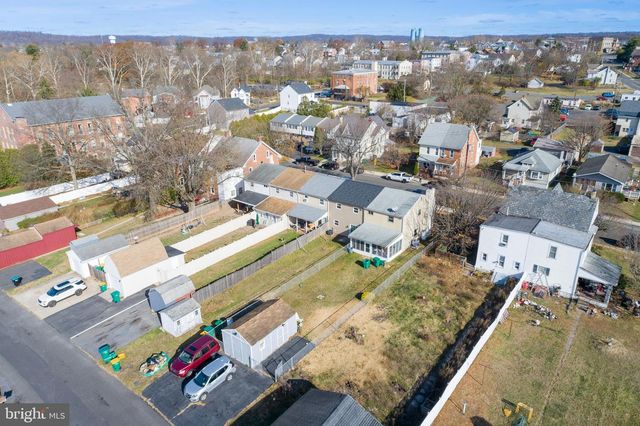 431 SEMINARY ST, Pennsburg, PA 18073