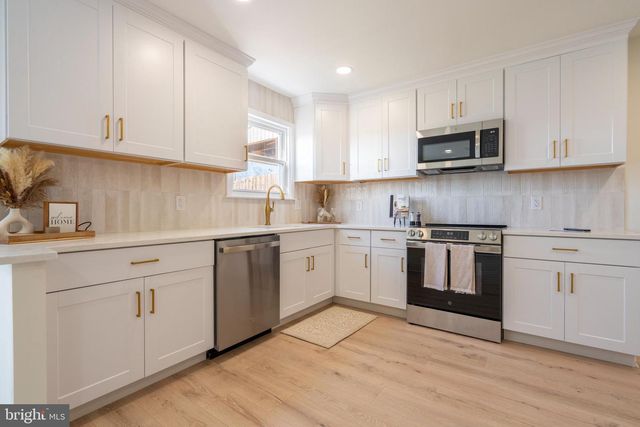 431 SEMINARY ST, Pennsburg, PA 18073