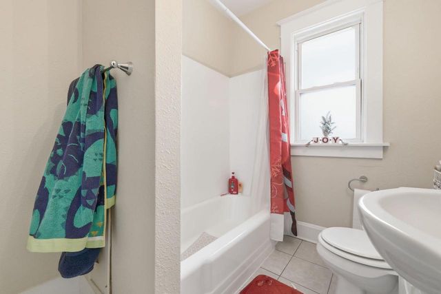 6503 24th AVENUE, Kenosha, WI 53143