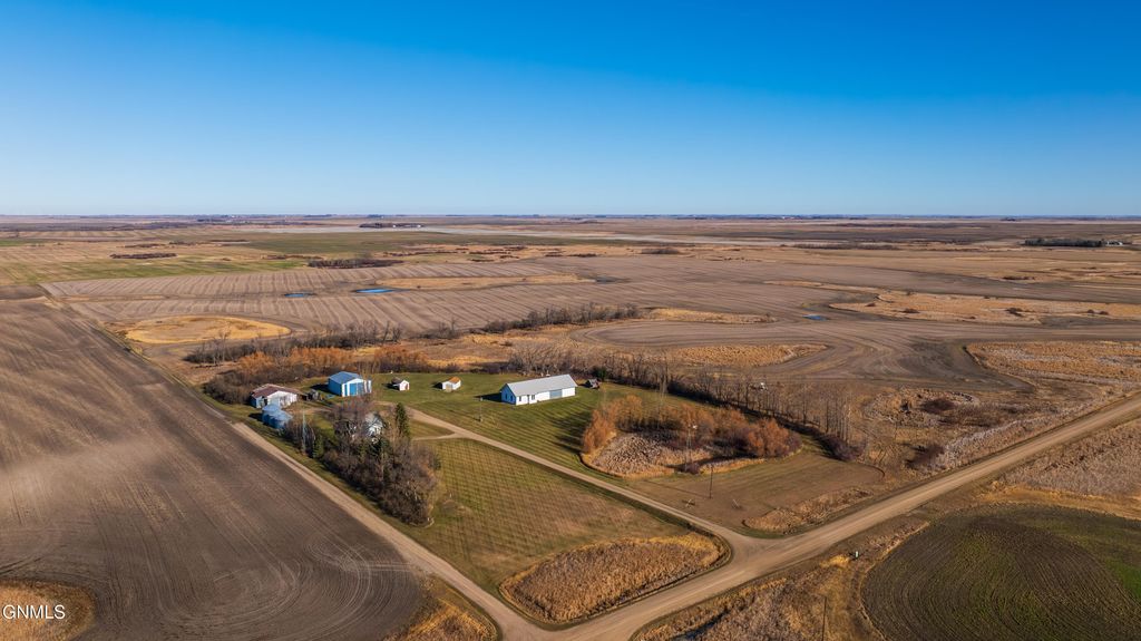 9410 53rd Avenue NE, Rolla, ND 58367 photo 2