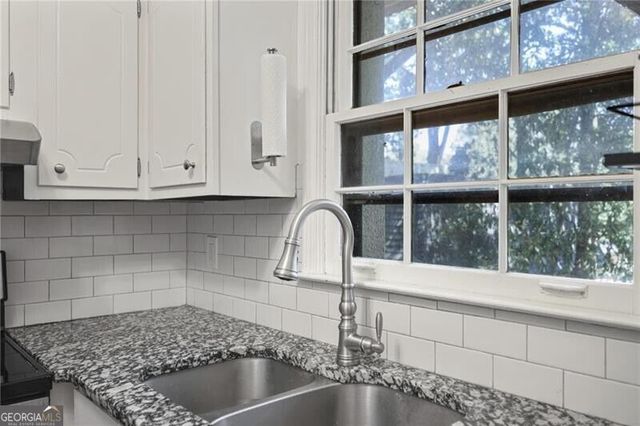 122 Woodmere Square NW, Atlanta, GA 30327