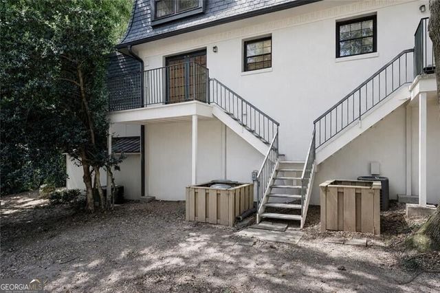 122 Woodmere Square NW, Atlanta, GA 30327