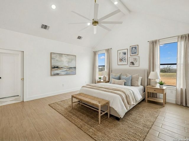 191 Hidden Ranch, Floresville, TX 78114