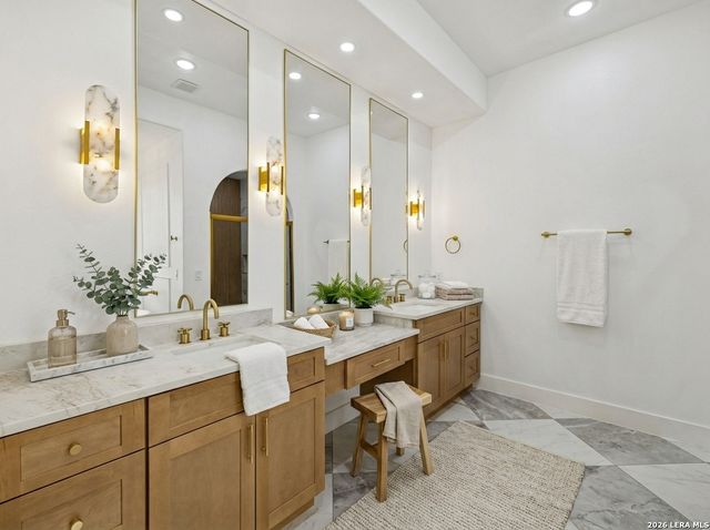 191 Hidden Ranch, Floresville, TX 78114