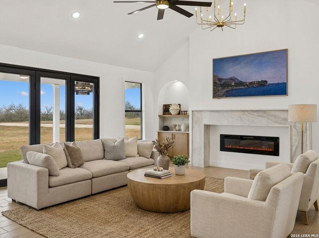 191 Hidden Ranch, Floresville, TX 78114