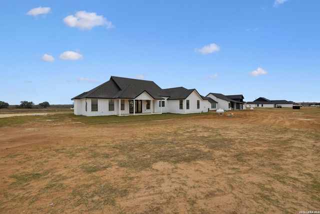 191 Hidden Ranch, Floresville, TX 78114