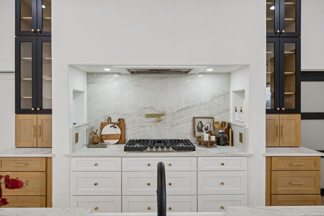 191 Hidden Ranch, Floresville, TX 78114