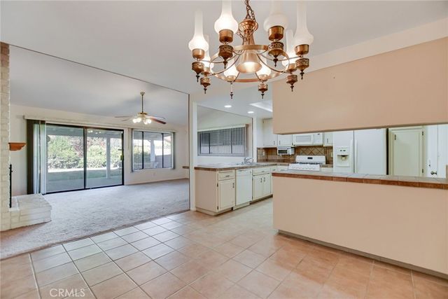 2186 Redwood, Hemet, CA 92545