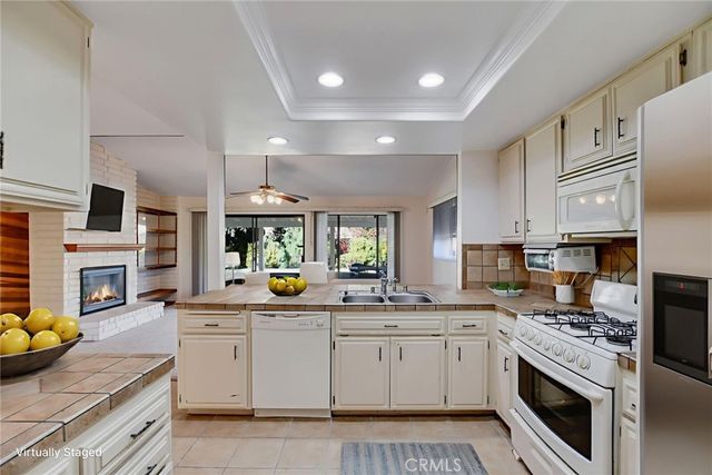 2186 Redwood, Hemet, CA 92545