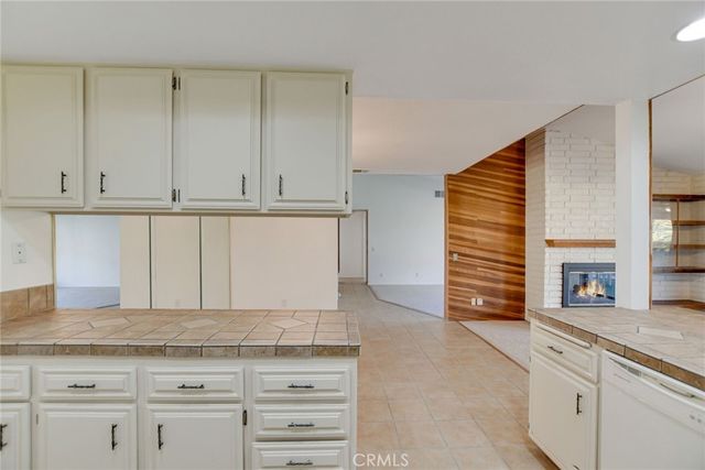 2186 Redwood, Hemet, CA 92545