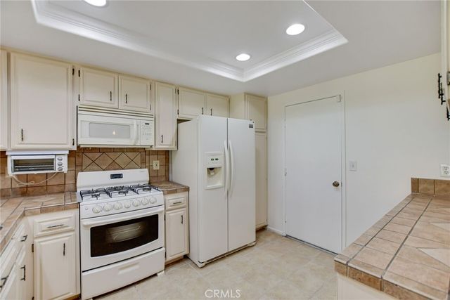 2186 Redwood, Hemet, CA 92545