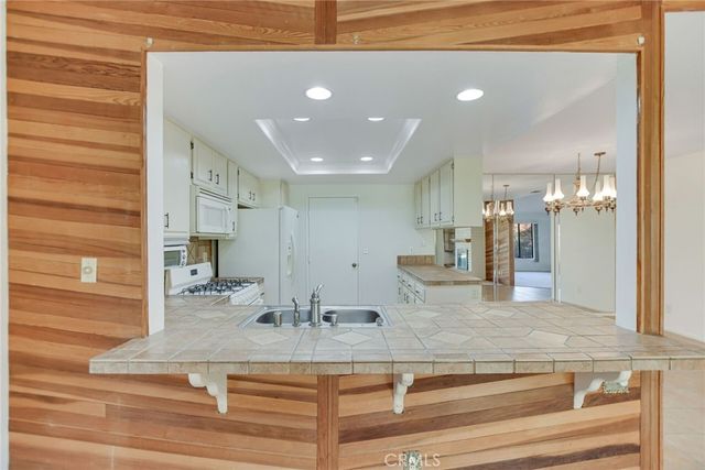 2186 Redwood, Hemet, CA 92545