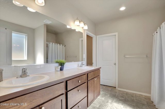 5994 W Alliance ST, Rathdrum, ID 83858