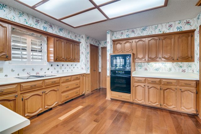 407 Yacht Club Drive, Rockwall, TX 75032