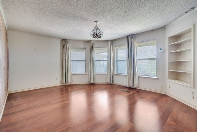 407 Yacht Club Drive, Rockwall, TX 75032